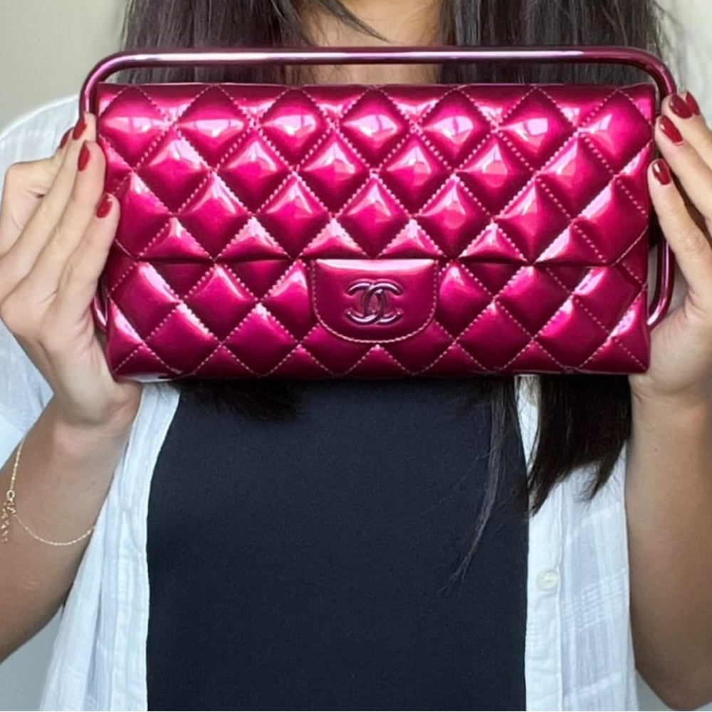 CHANEL RARE VINTAGE CLUTCH